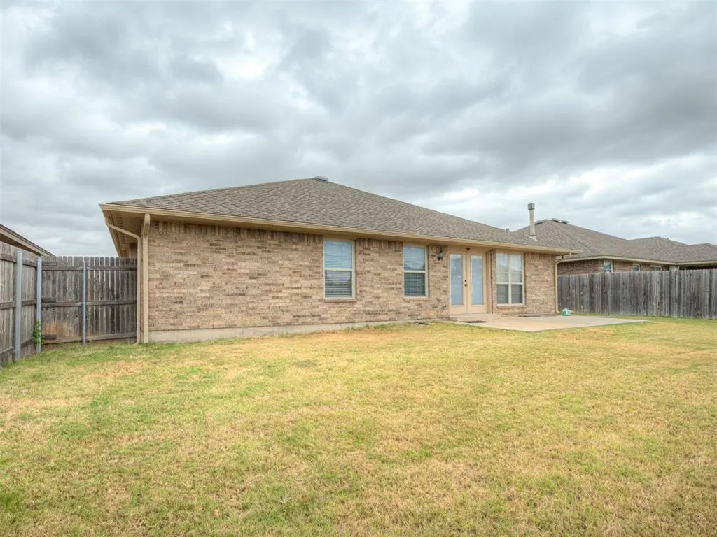 Photo 29 — 604 SW 44th Street, Moore, OK 73160