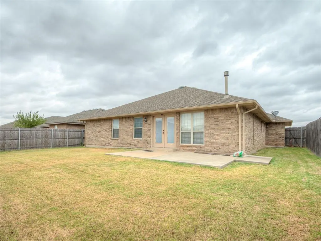 Photo 30 — 604 SW 44th Street, Moore, OK 73160