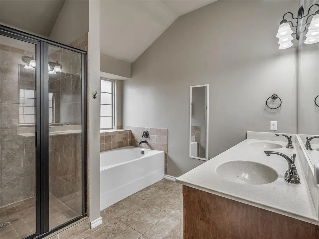 Photo 40 — 604 SW 44th Street, Moore, OK 73160