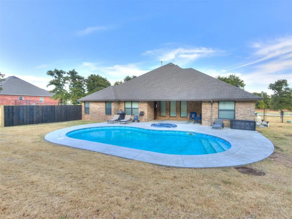 Photo 8 — 3023 Piper Lane, Choctaw, OK 73020