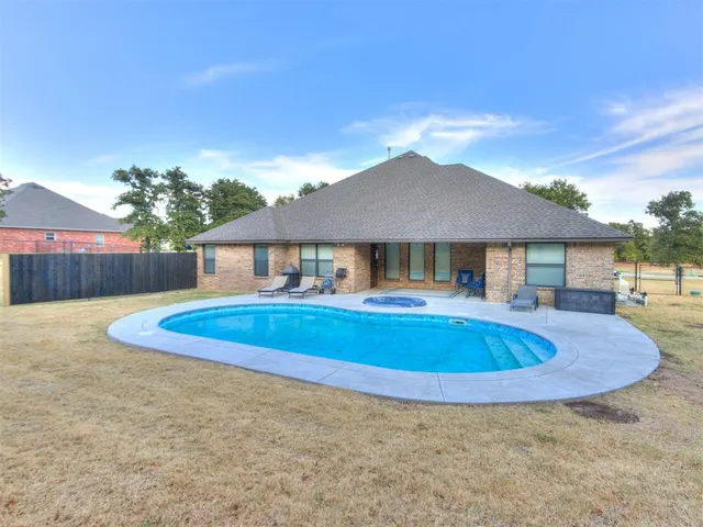 Photo 8 — 3023 Piper Lane, Choctaw, OK 73020