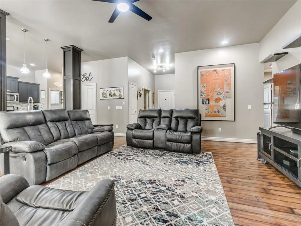 Photo 21 — 3023 Piper Lane, Choctaw, OK 73020