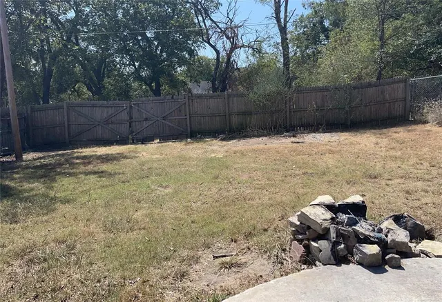 Photo 3 — 1811 Lewis Avenue, Seminole, OK 74868