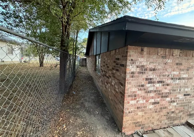 Photo 4 — 1811 Lewis Avenue, Seminole, OK 74868