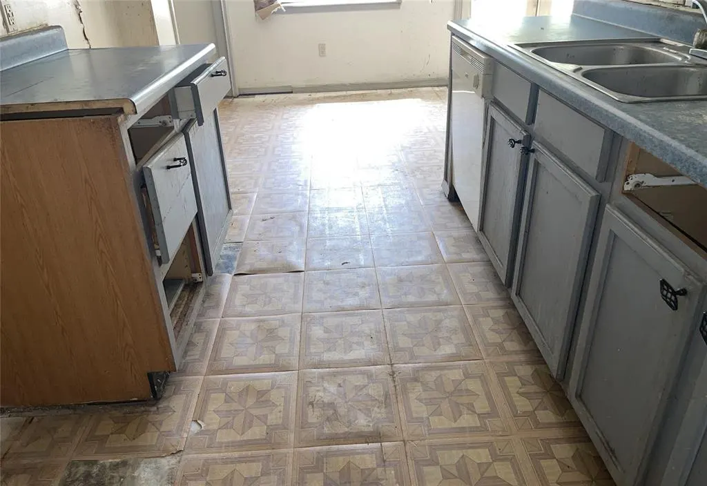 Photo 11 — 1811 Lewis Avenue, Seminole, OK 74868