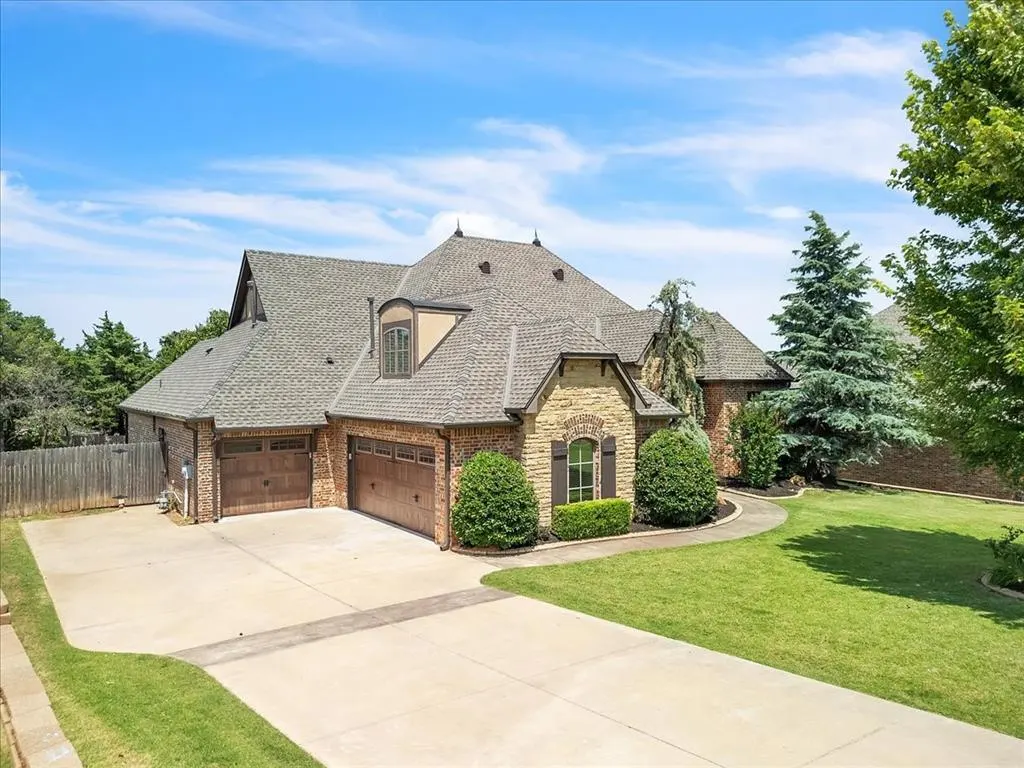 Photo 3 — 5000 Tower Bridge Court, Edmond, OK 73034