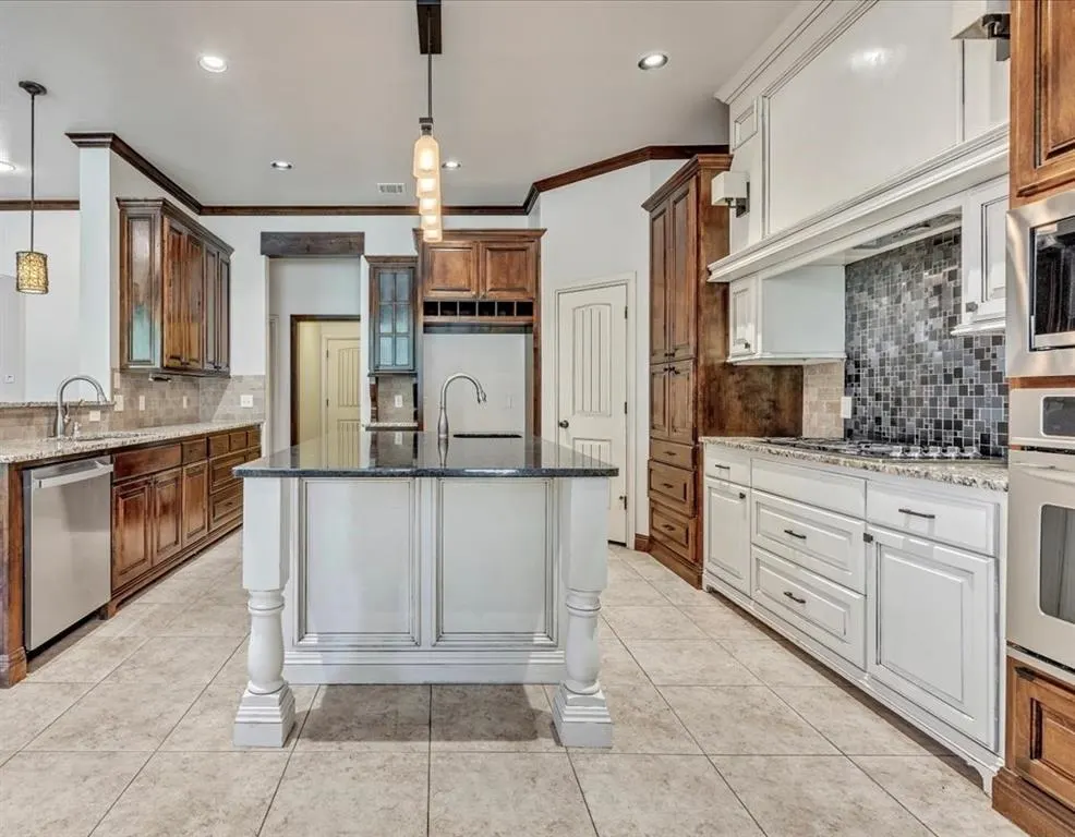 Photo 13 — 5000 Tower Bridge Court, Edmond, OK 73034