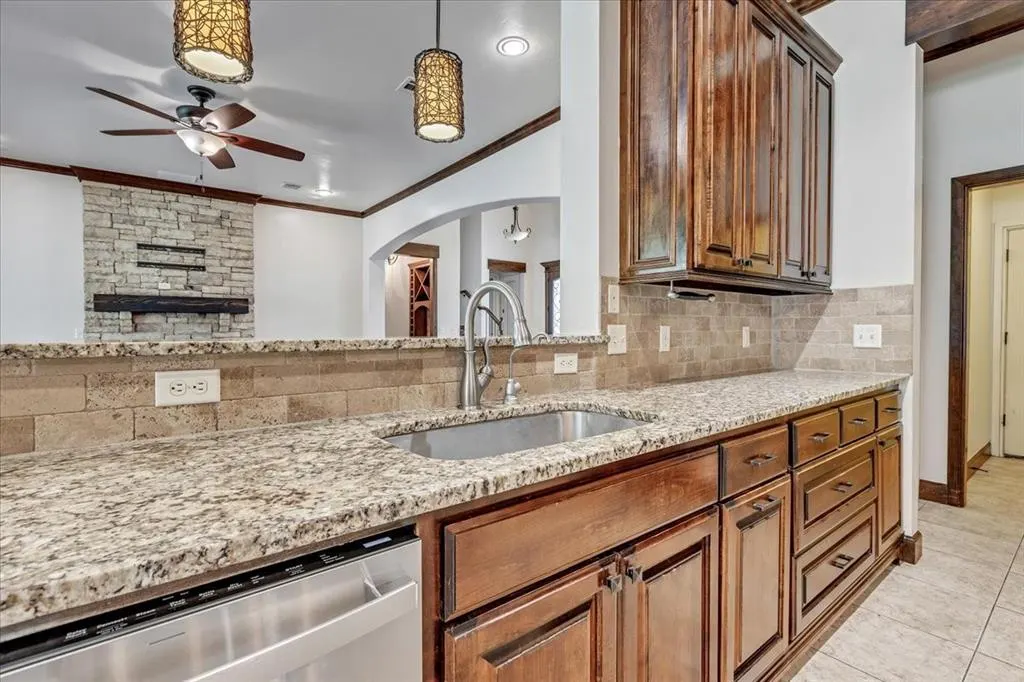 Photo 14 — 5000 Tower Bridge Court, Edmond, OK 73034