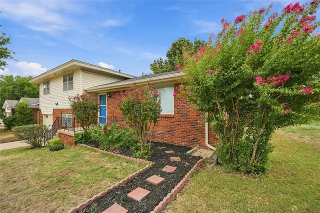 Photo 4 — 305 Sherri Lane, Yukon, OK 73099