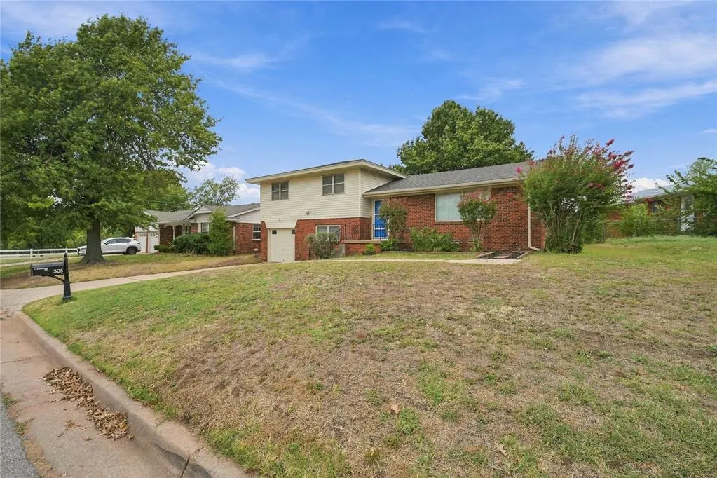Photo 5 — 305 Sherri Lane, Yukon, OK 73099