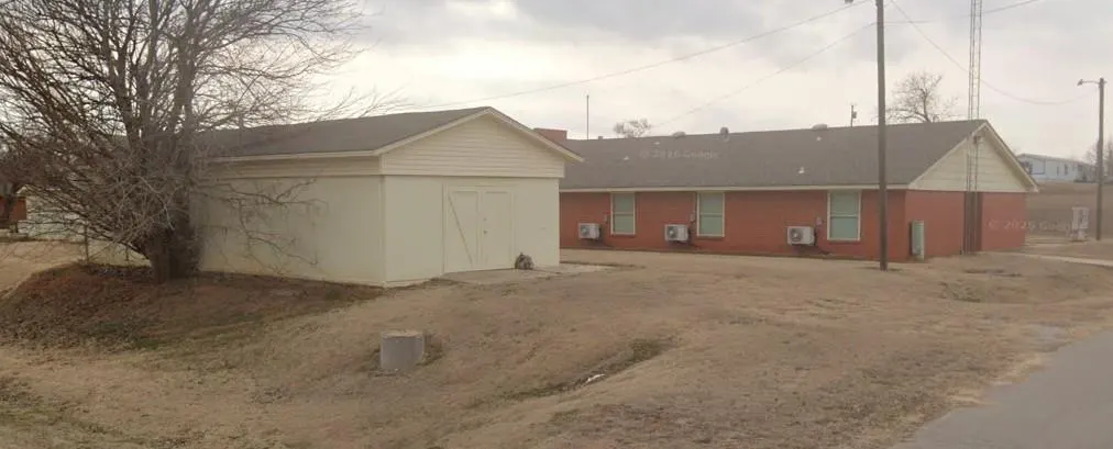 Photo 3 — 510 S 4th Street, Cyril, OK 73029