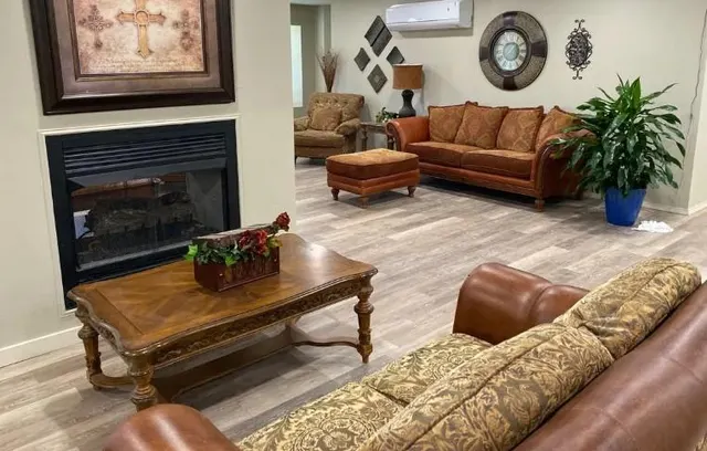 Photo 6 — 510 S 4th Street, Cyril, OK 73029