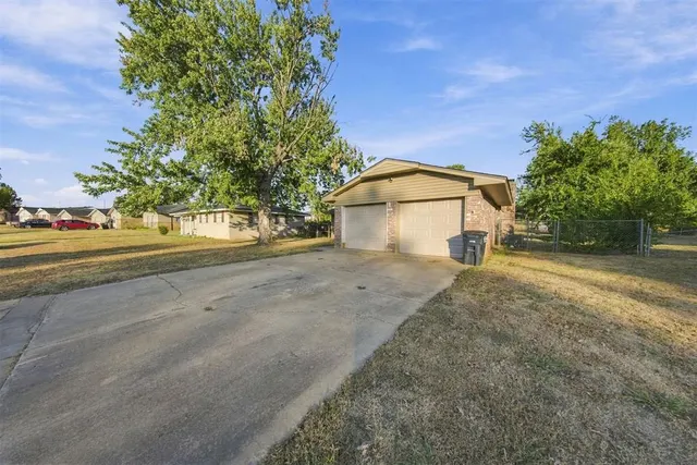 Photo 3 — 113 Hardesty Drive, Shawnee, OK 74804