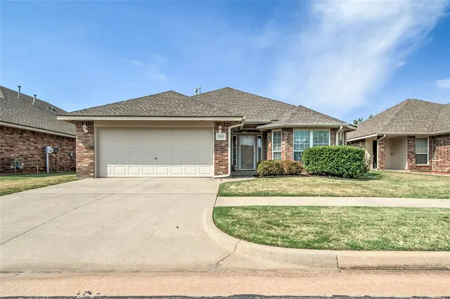 Photo 2 — 17633 Cobalt Avenue, Edmond, OK 73012