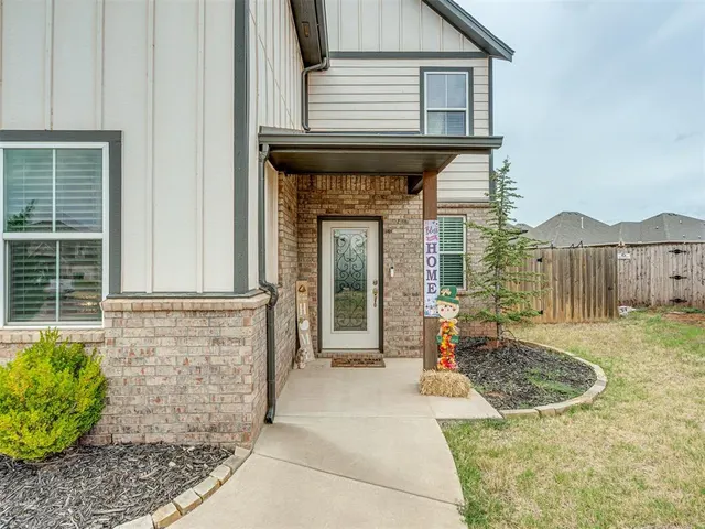 Photo 4 — 6263 Macarthur Park Circle, Edmond, OK 73012