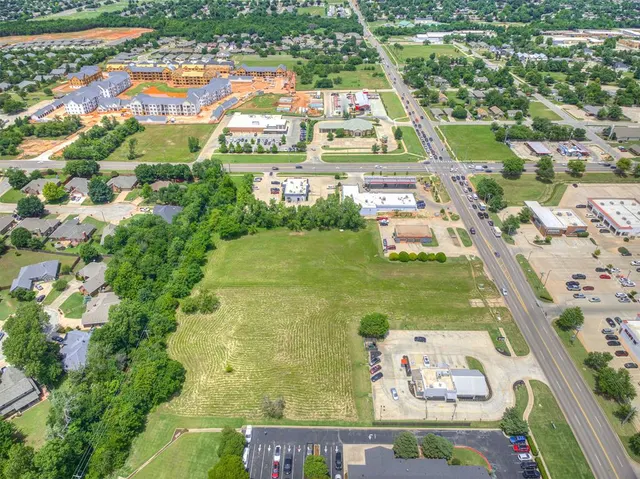 Photo 5 — 1100 W 3rd Street, Edmond, OK 73003