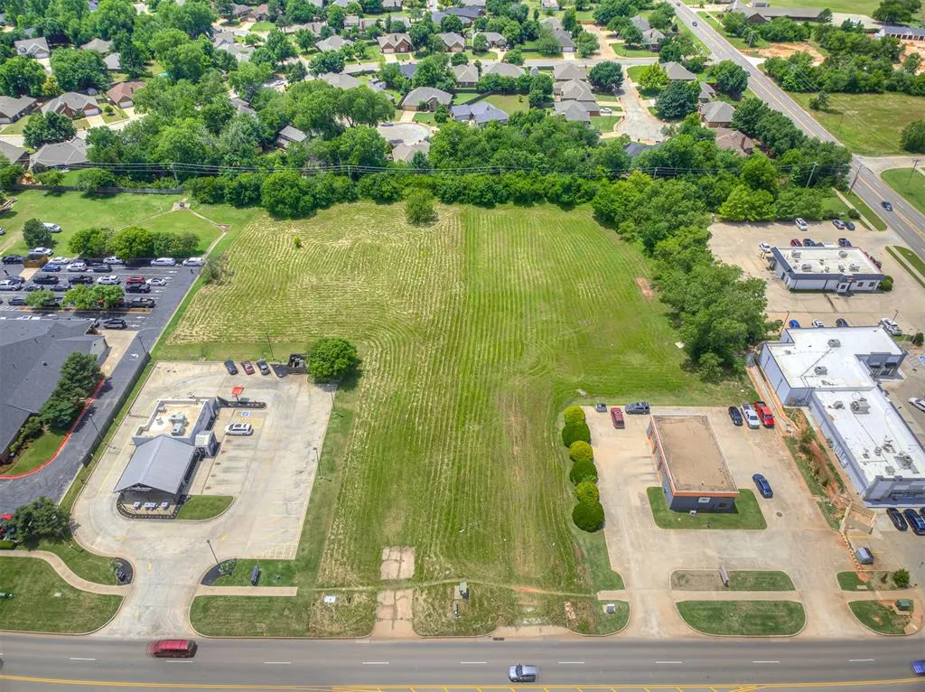 Photo 6 — 1100 W 3rd Street, Edmond, OK 73003