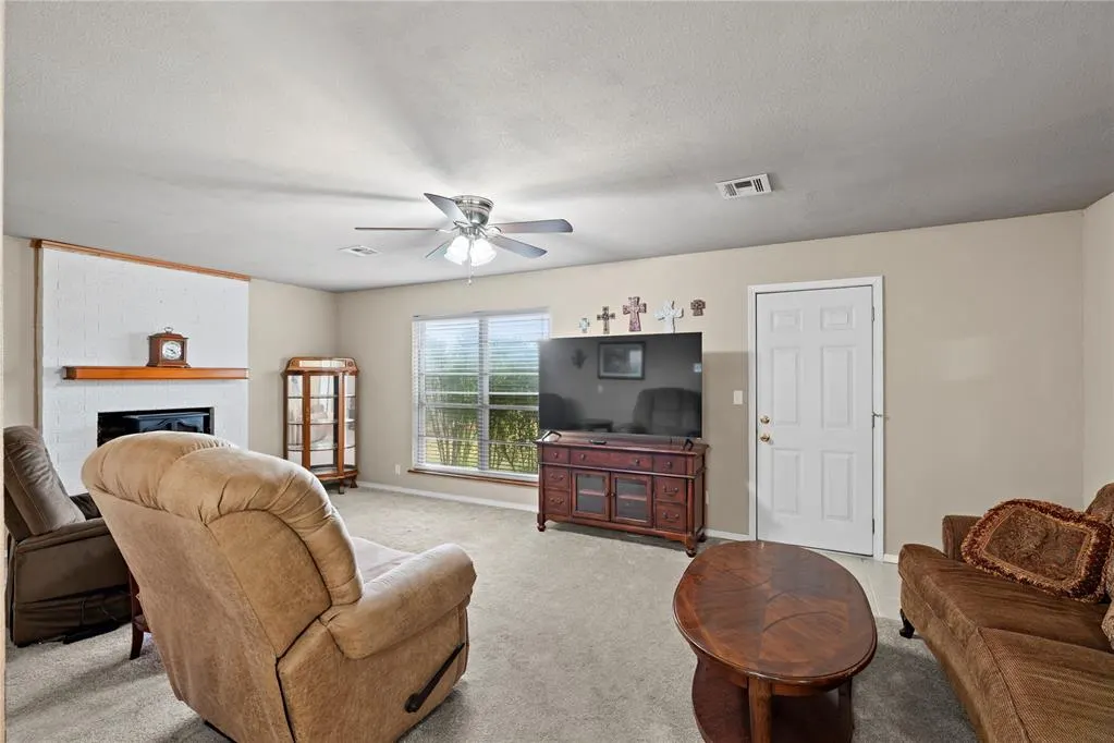 Photo 12 — 926 S Highland Drive, Mustang, OK 73064