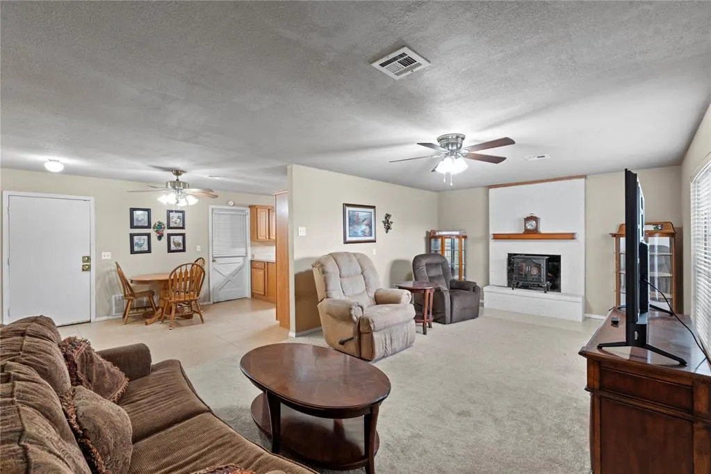 Photo 13 — 926 S Highland Drive, Mustang, OK 73064