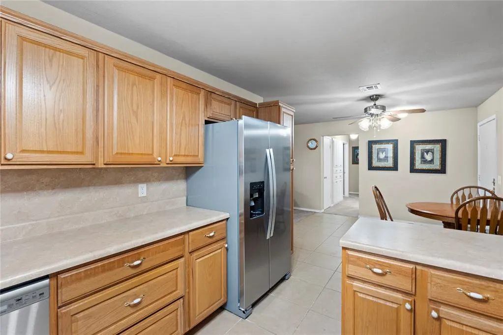 Photo 21 — 926 S Highland Drive, Mustang, OK 73064