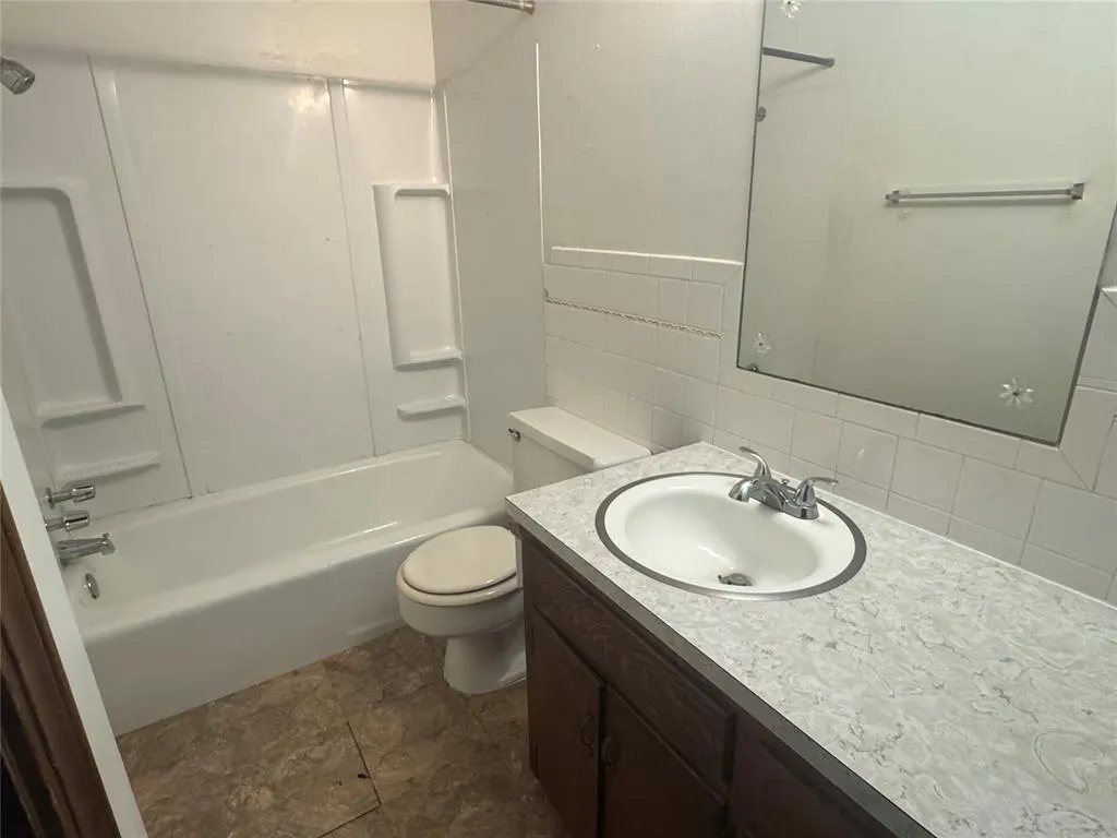 Photo 5 — 1324 Meadow Lane, Weatherford, OK 73096