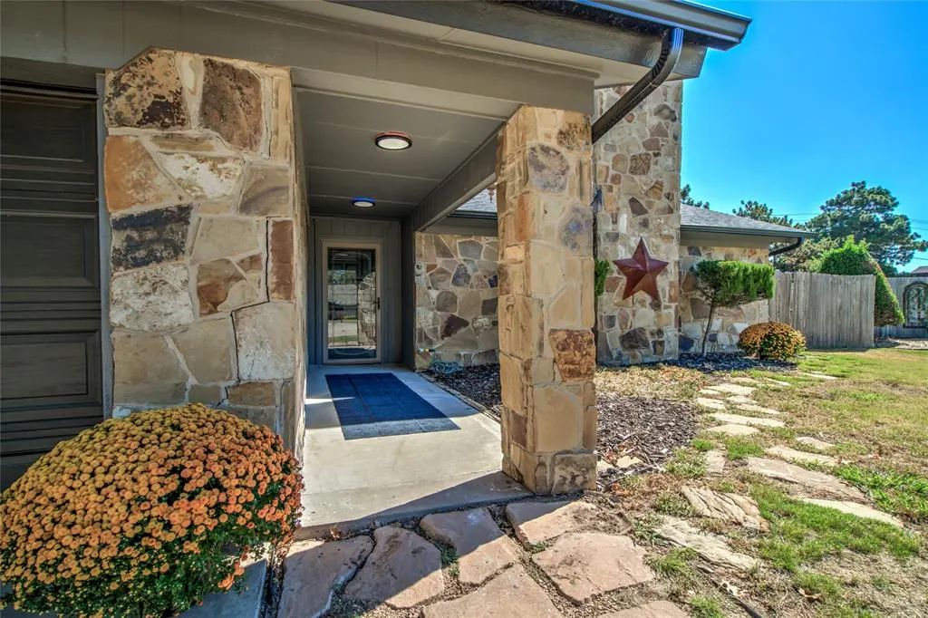 Photo 5 — 10008 Albert Lane, Yukon, OK 73099