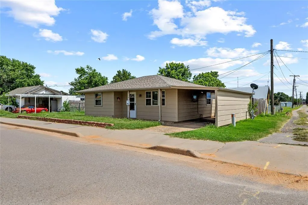 Front exterior — 516 E Huber Street, Weatherford, OK 73096
