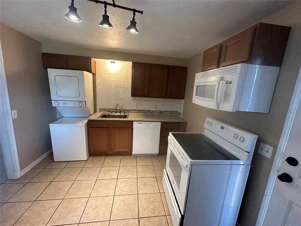 Photo 5 — 516 E Huber Street, Weatherford, OK 73096