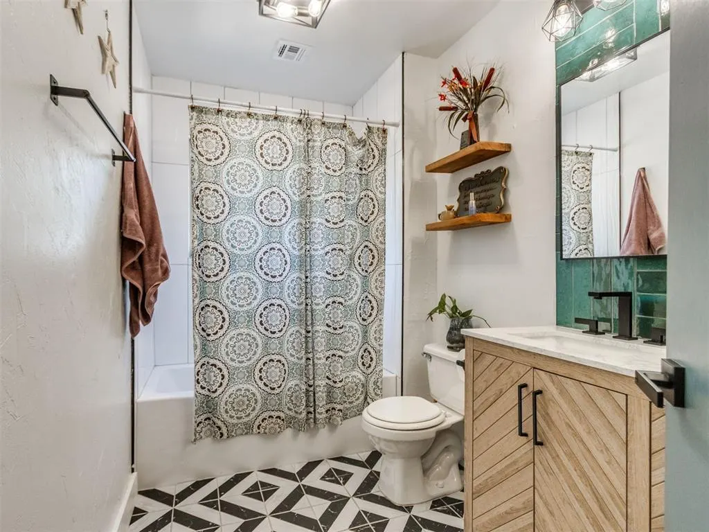 Photo 15 — 907 SW 3rd Street, Moore, OK 73160