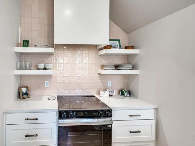 Photo 5 — 66 Hill Street, Carlton Landing, OK 74432