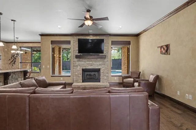 Photo 6 — 420 Stonemill Boulevard, Yukon, OK 73099