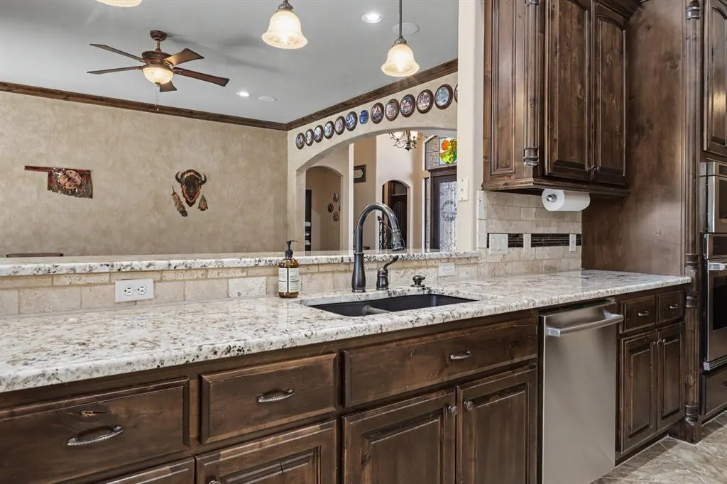 Photo 10 — 420 Stonemill Boulevard, Yukon, OK 73099