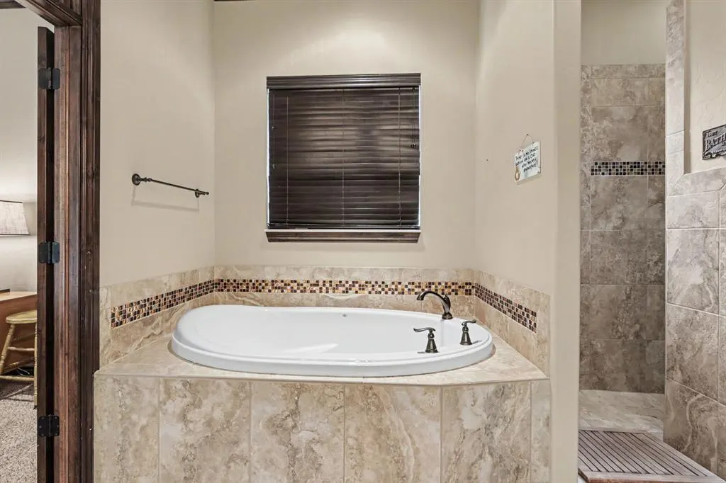 Photo 19 — 420 Stonemill Boulevard, Yukon, OK 73099