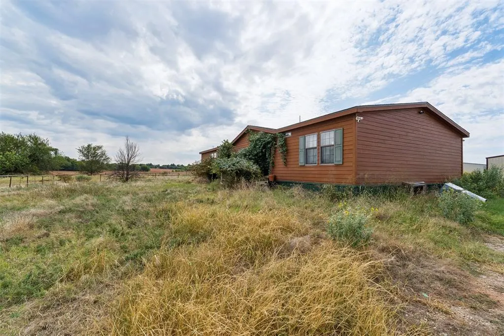 Front exterior — 1515 N 14th Street, Guthrie, OK 73044