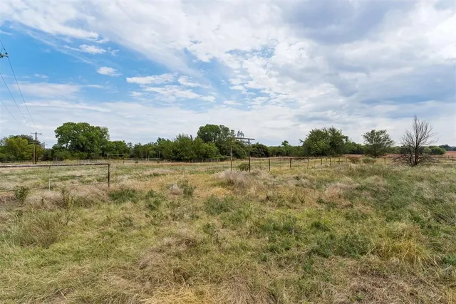 Photo 2 — 1515 N 14th Street, Guthrie, OK 73044