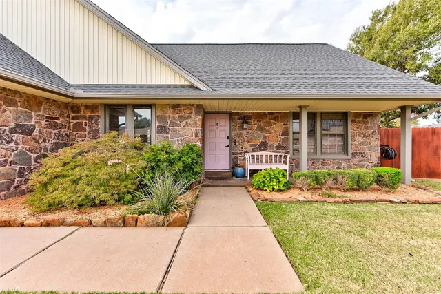 Photo 2 — 3136 S David Drive, Oklahoma City, OK 73159