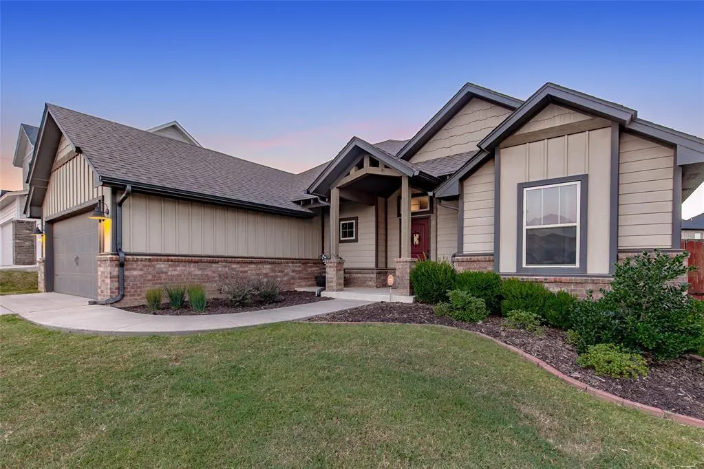 Photo 2 — 2333 El Cajon Street, Edmond, OK 73034