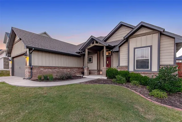 Photo 2 — 2333 El Cajon Street, Edmond, OK 73034