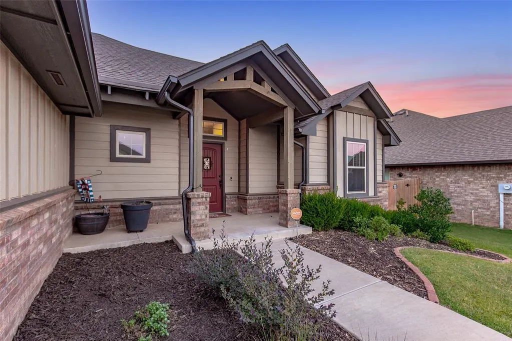Photo 3 — 2333 El Cajon Street, Edmond, OK 73034