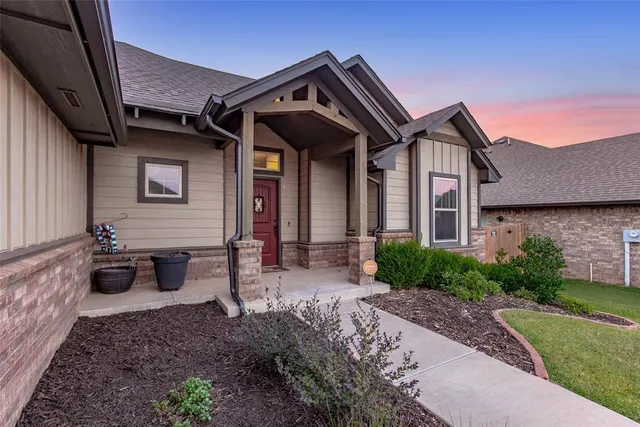 Photo 3 — 2333 El Cajon Street, Edmond, OK 73034