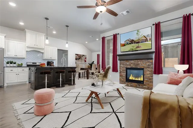 Photo 4 — 2333 El Cajon Street, Edmond, OK 73034