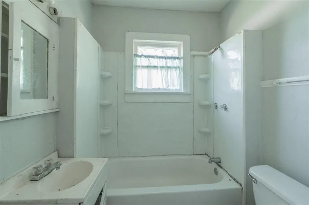 Photo 4 — 820 W Highland Street, Shawnee, OK 74801