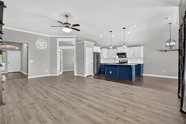 Photo 5 — 10408 NW 35th Street, Yukon, OK 73099