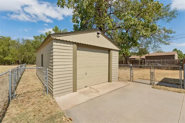 Photo 3 — 9219 NE 13th Street, Midwest City, OK 73130