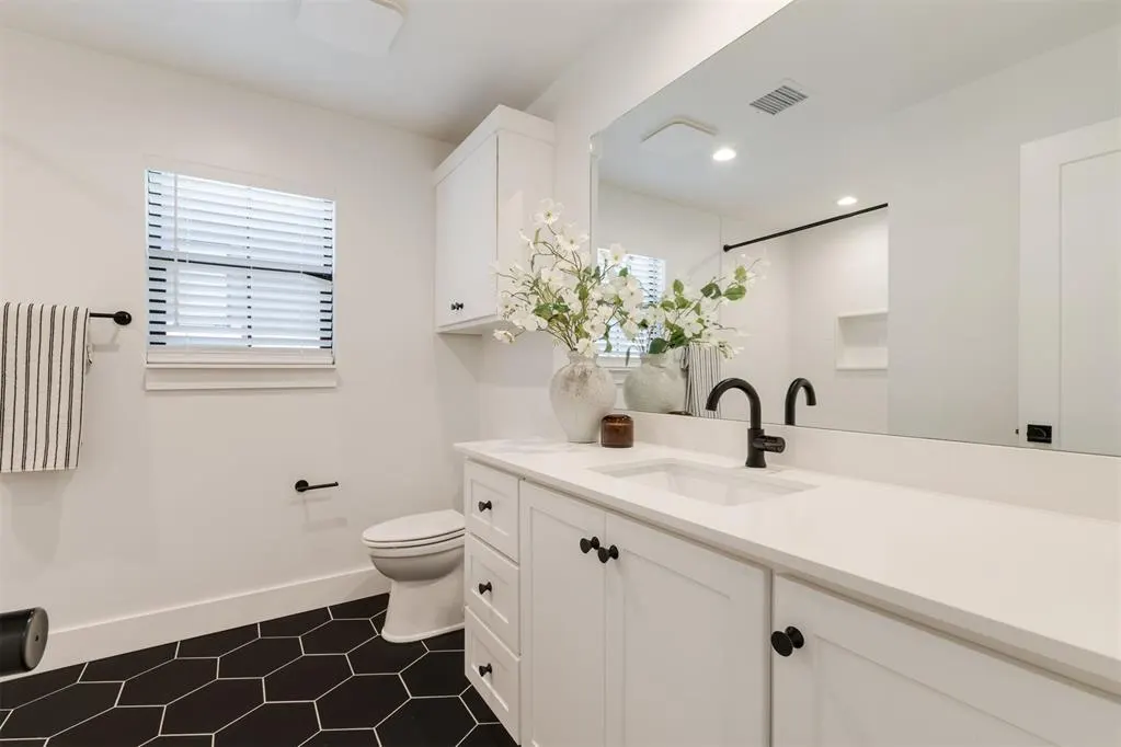 Photo 39 — 2642 NW 57th Street, Oklahoma City, OK 73112