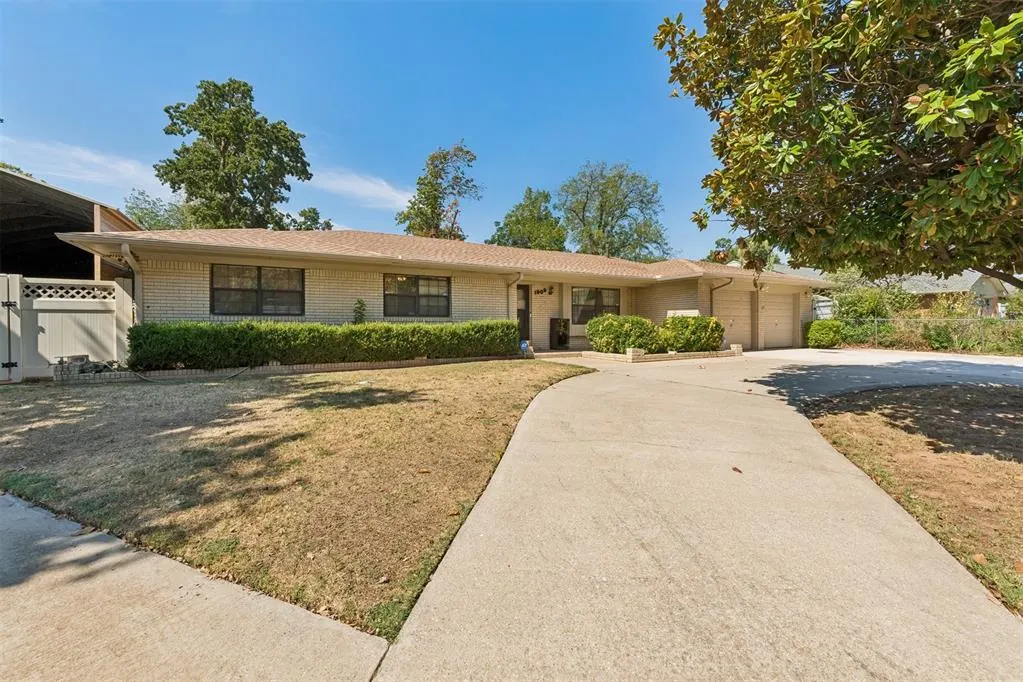 Photo 4 — 1909 N Graham Avenue, Oklahoma City, OK 73127