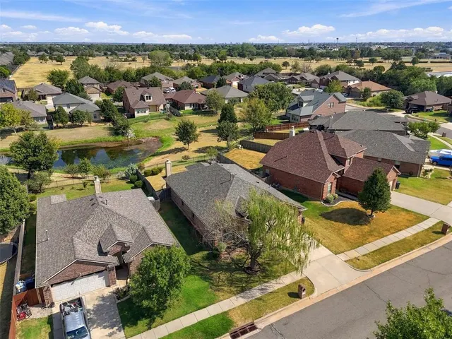 Photo 3 — 10416 Windway Avenue, Oklahoma City, OK 73162