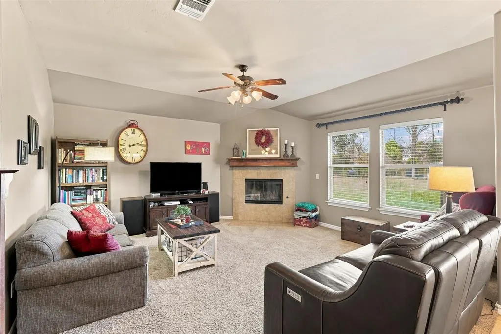 Photo 8 — 10416 Windway Avenue, Oklahoma City, OK 73162