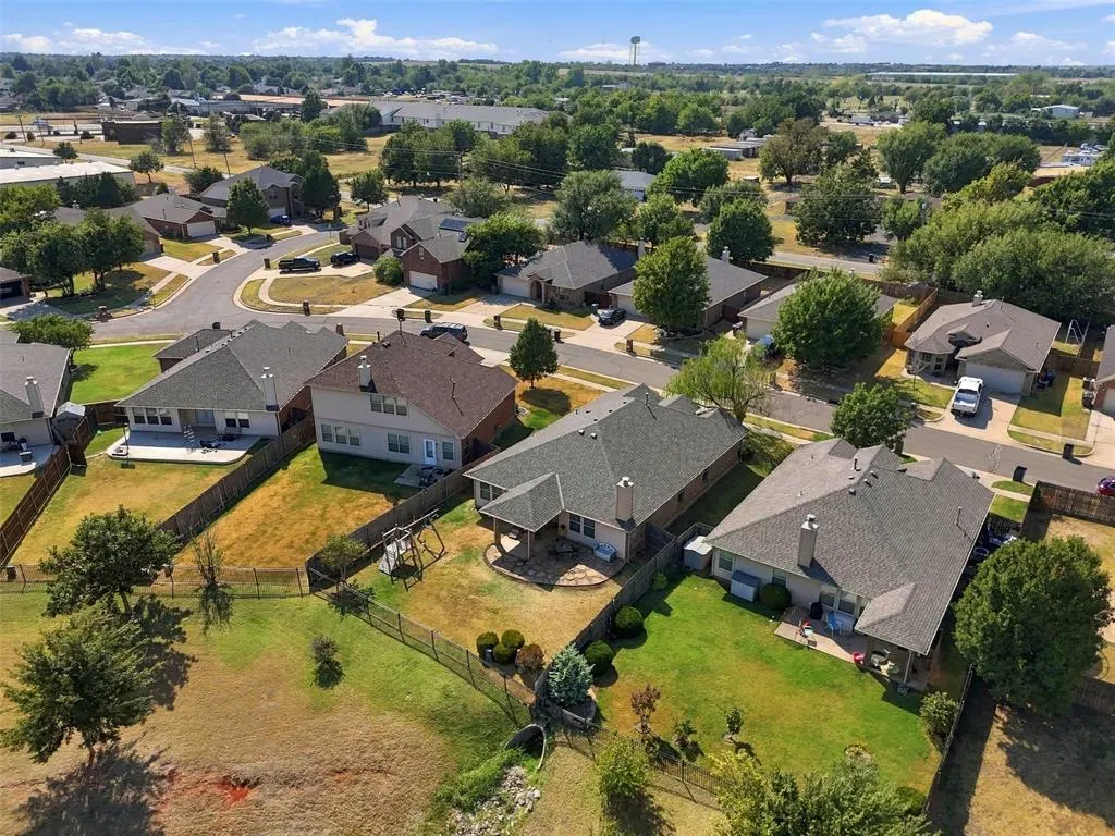 Photo 37 — 10416 Windway Avenue, Oklahoma City, OK 73162