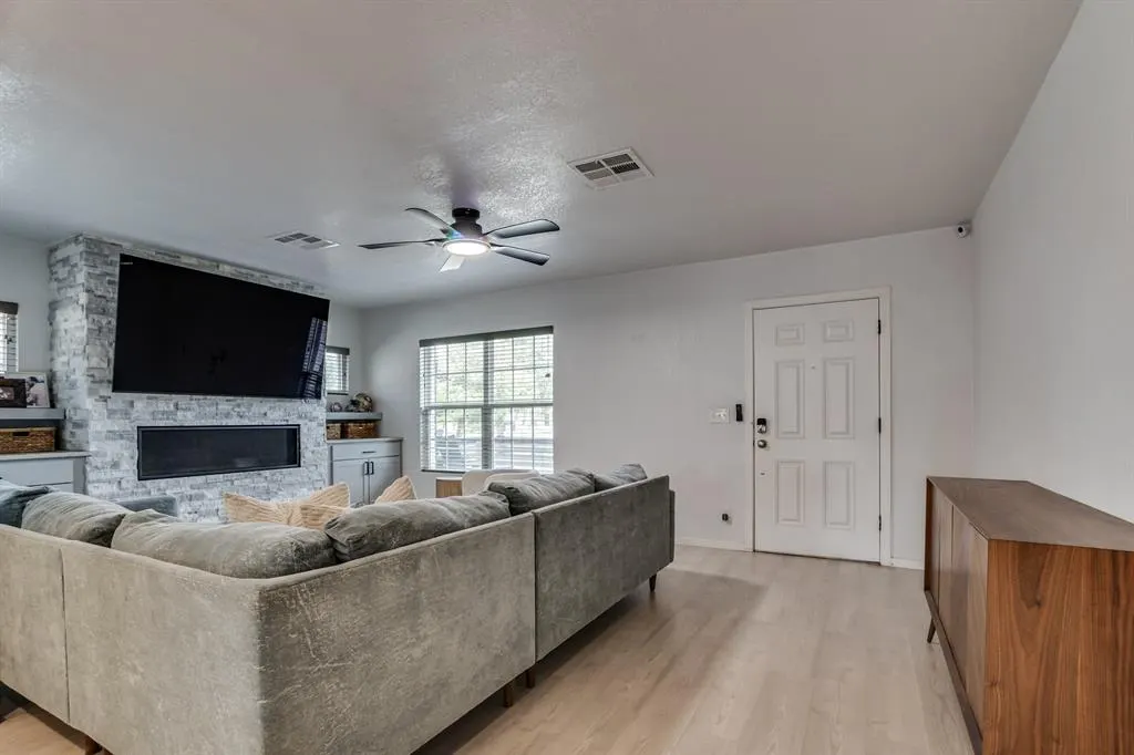 Photo 4 — 1132 NW 28th Street, Oklahoma City, OK 73106